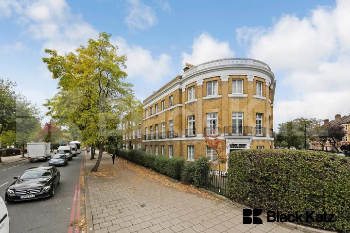 Superbly located, top floor three double bedroomed apartment  Tamar House - Kennington Lane, Kennington 